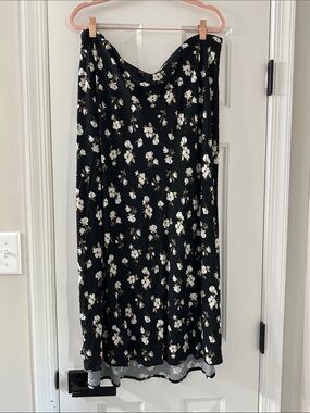 Old Navy Black Floral Skirt